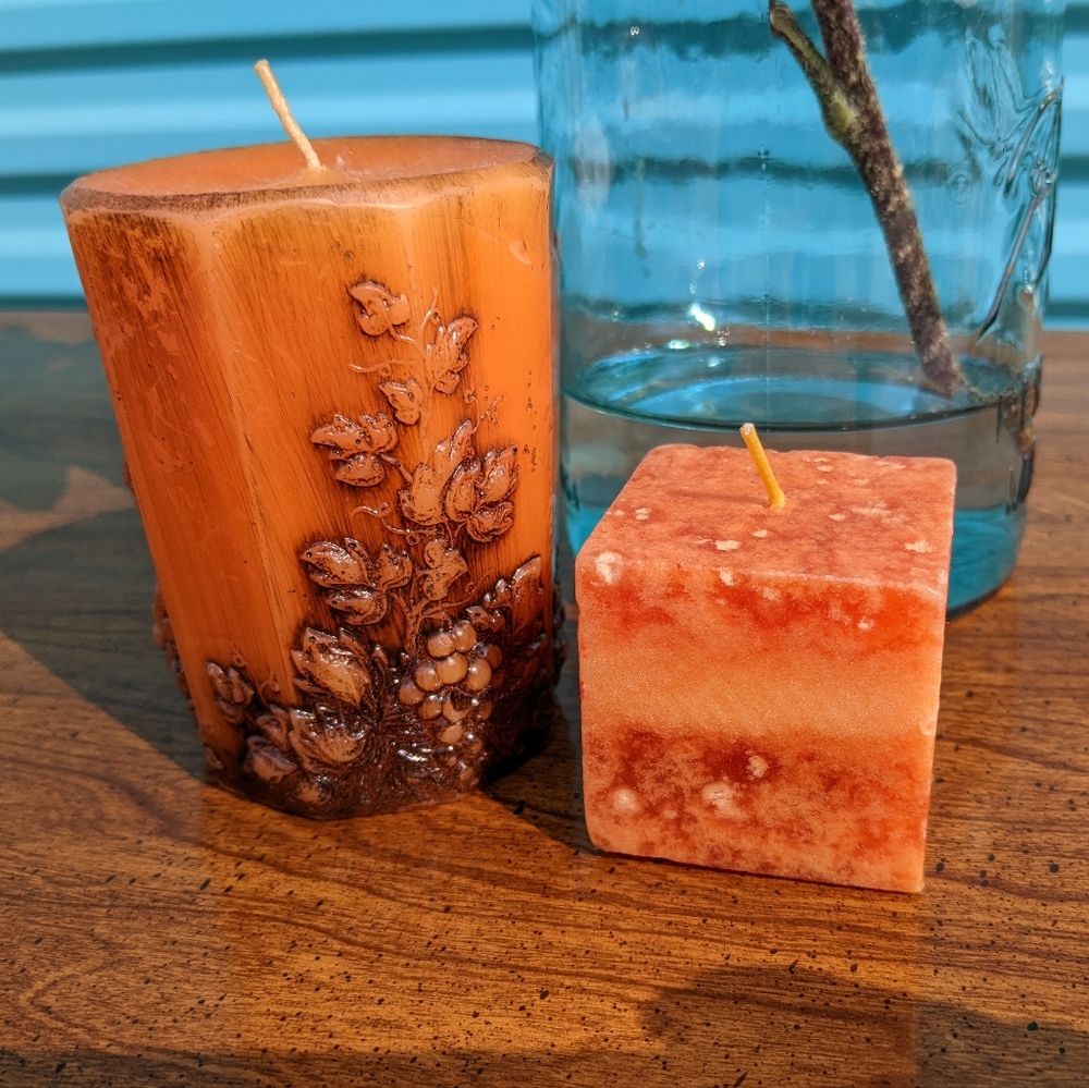 NWOT Autumn Holiday Unscented Vineyard Candle Set (2 pc)